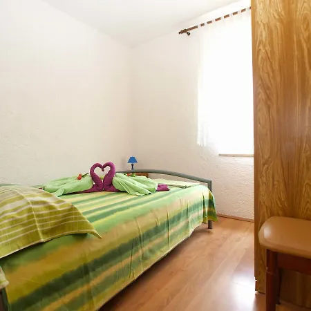 Mirko 647 Apartment