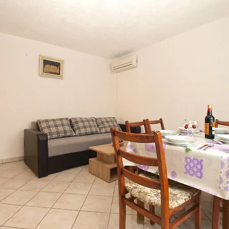 Mirko 647 Apartmán *