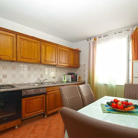 Mirko 647 Apartment