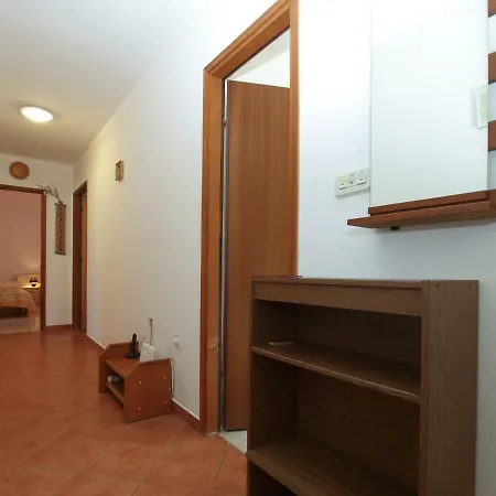 Mirko 647 Apartment *