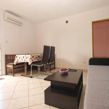 Apartman Mirko 647 Póla