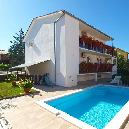 Mirko 647 Apartman Póla